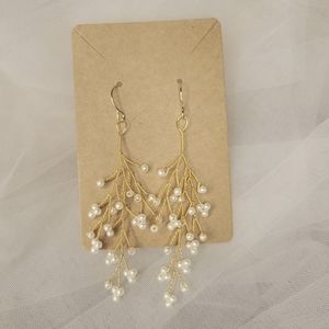 Pearl drop earrings